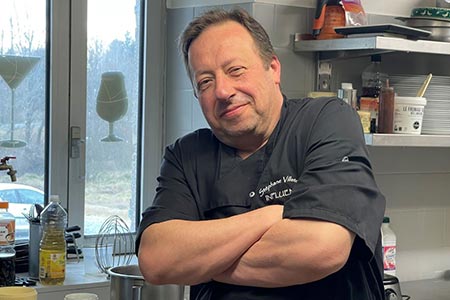 image En cuisine avec le chef Stephane Villetorte du restaurant Influence à La Chapelle-Taillefert en Creuse